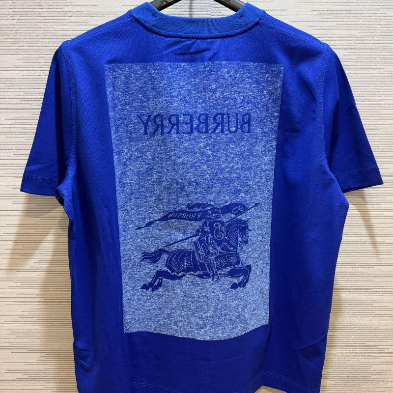 💎Han's house精品服飾💎 BURBERRY 戰馬 短T T恤 短袖 男女共穿  原價23000-0