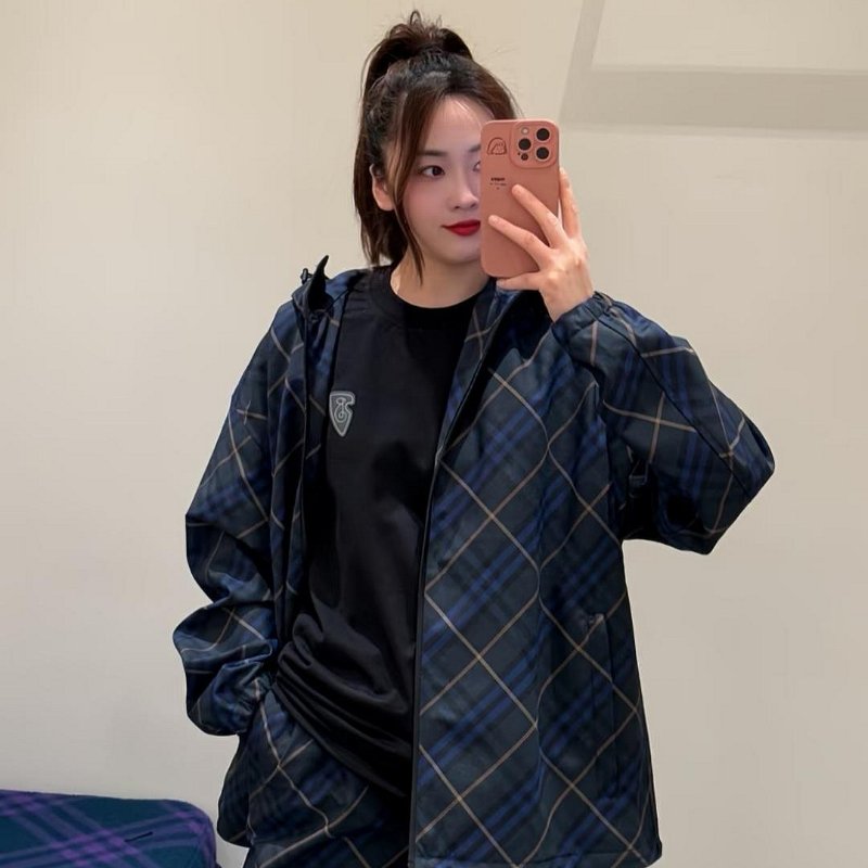 💎Han's house精品服飾💎BURBERRY 戰馬 騎士 刺繡 連帽 外套 風衣 原價42500-1