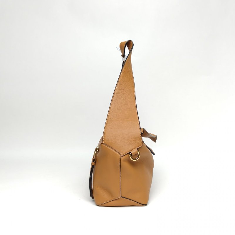 LOEWE Puzzle幾何包hobo棕色牛皮金扣肩背包-3