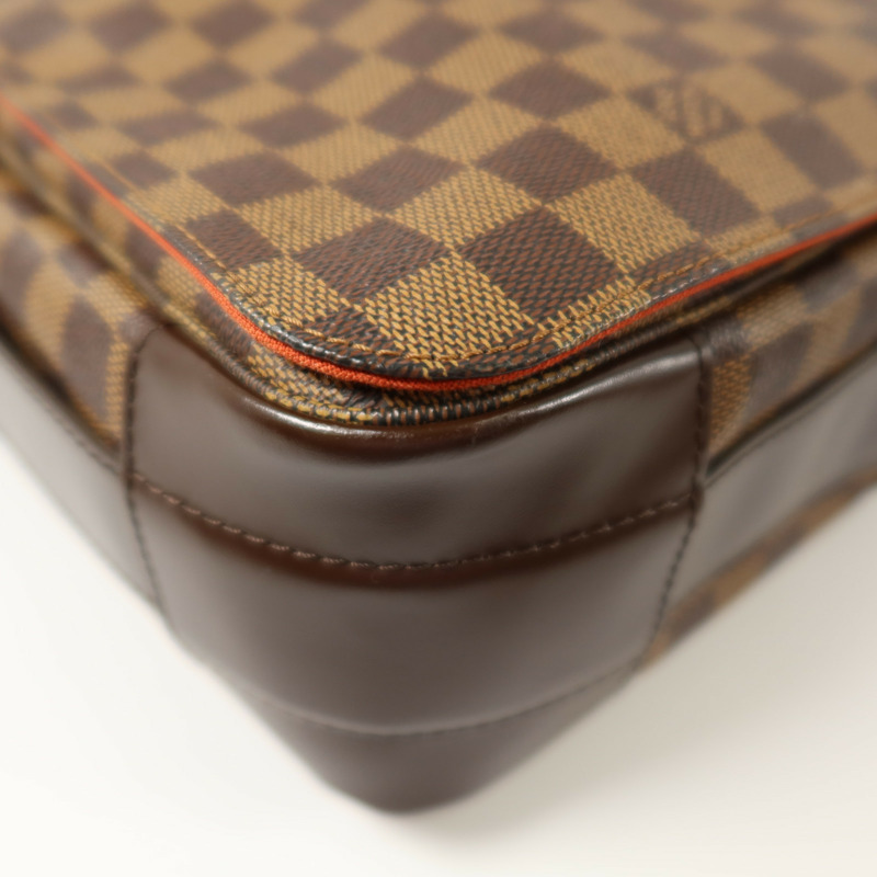 LOUIS VUITTON Damier Bastille金扣肩背袋-10