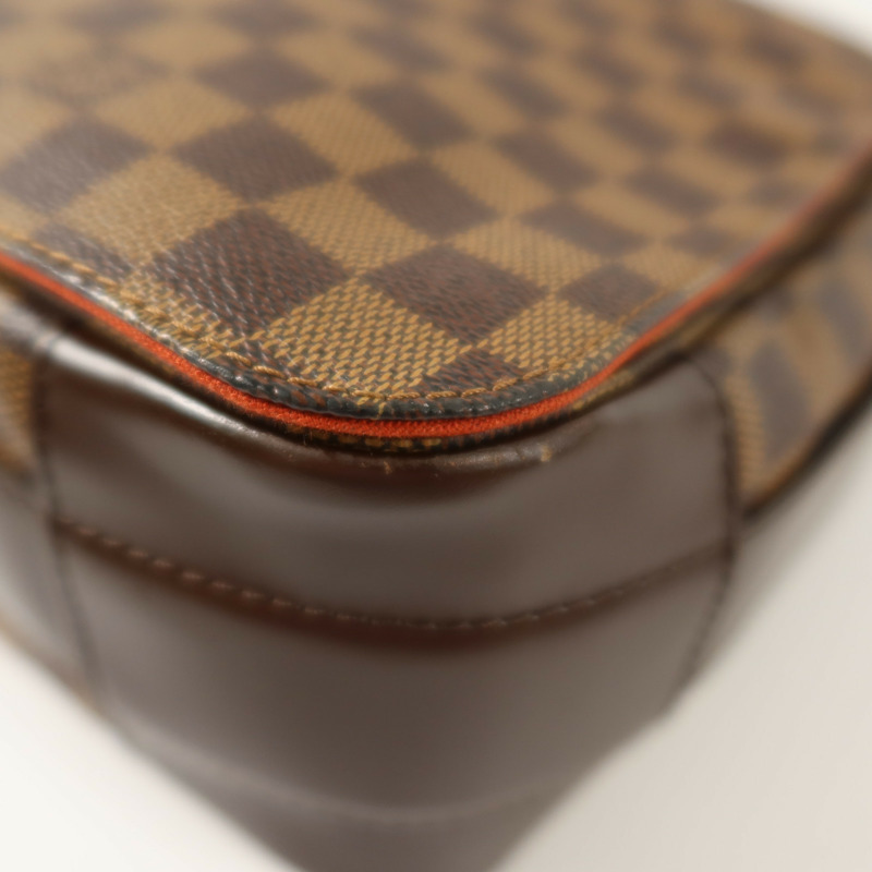 LOUIS VUITTON Damier Bastille金扣肩背袋-11
