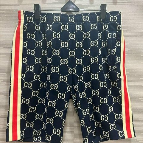 💎Han's house精品服飾💎GUCCI 古馳 GG 滿版 短褲 原價38000