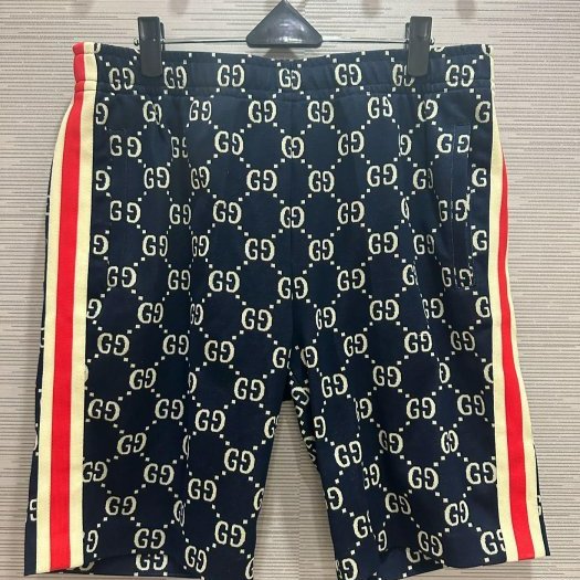 💎Han's house精品服飾💎GUCCI 古馳 GG 滿版 短褲 原價38000-0