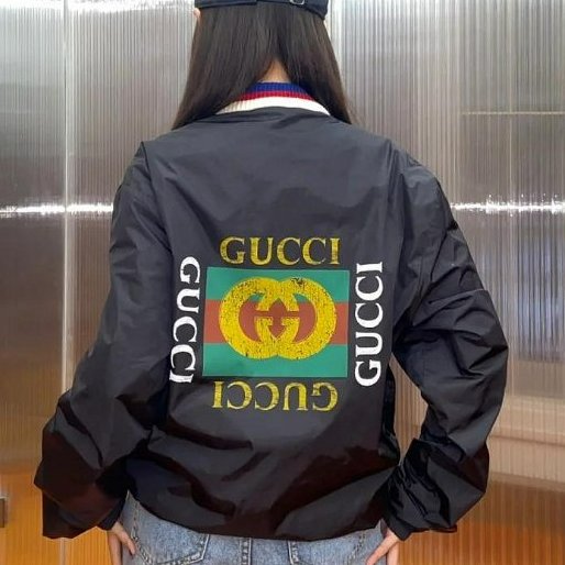 💎Han's house精品服飾💎Gucci 連帽可藏 外套 風衣  現貨 M /L原價56500-0