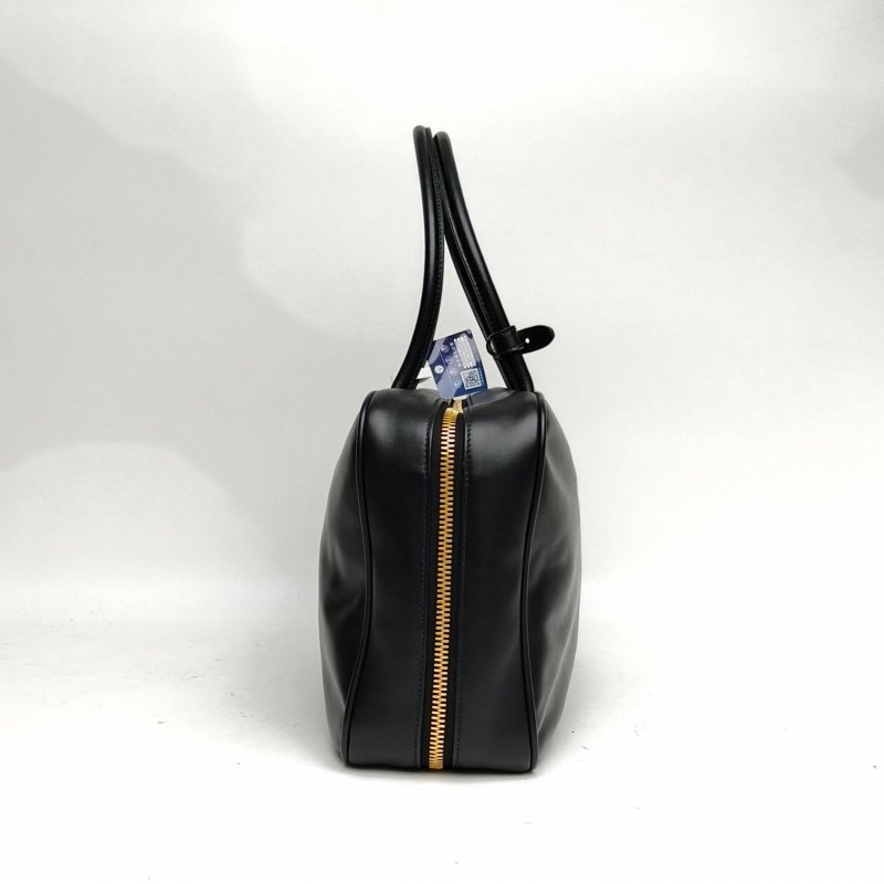 MIU MIU 保齡球公事包logo刻印徽標長手柄黑色牛皮肩背包-1