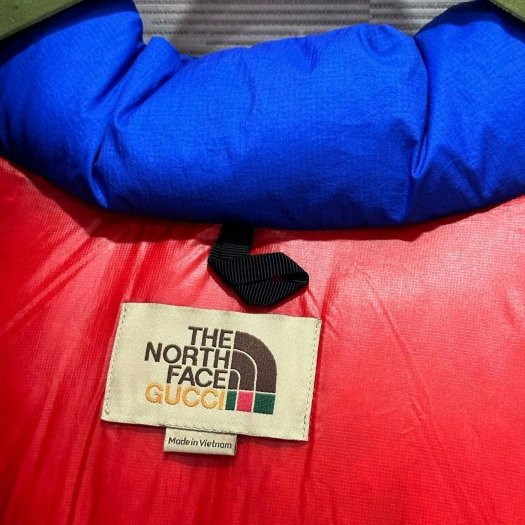 💎Han's house精品服飾💎 GUCCI 聯名 The North Face 羽絨 連帽可拆 外套 義大利製 現貨 L 原價 95000-2