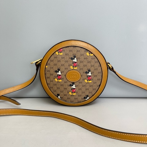 Gucci古馳 Disney米奇圓餅包，98新 成色很好 正品❤️