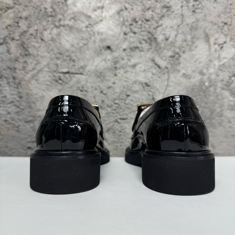 僅試穿Roger vivier RV 鑽扣樂福鞋 碼數:36.5 碼 🈚附件-3