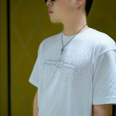 💎Han's house精品服飾💎GUCCI 古馳  水鑽 短 T  短袖 男女共穿 現貨S