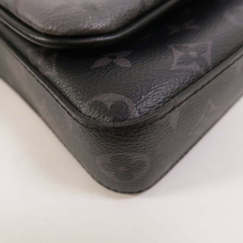 LOUIS VUITTON Monogram Eclipse Reverse Trio Messenger肩背袋-10