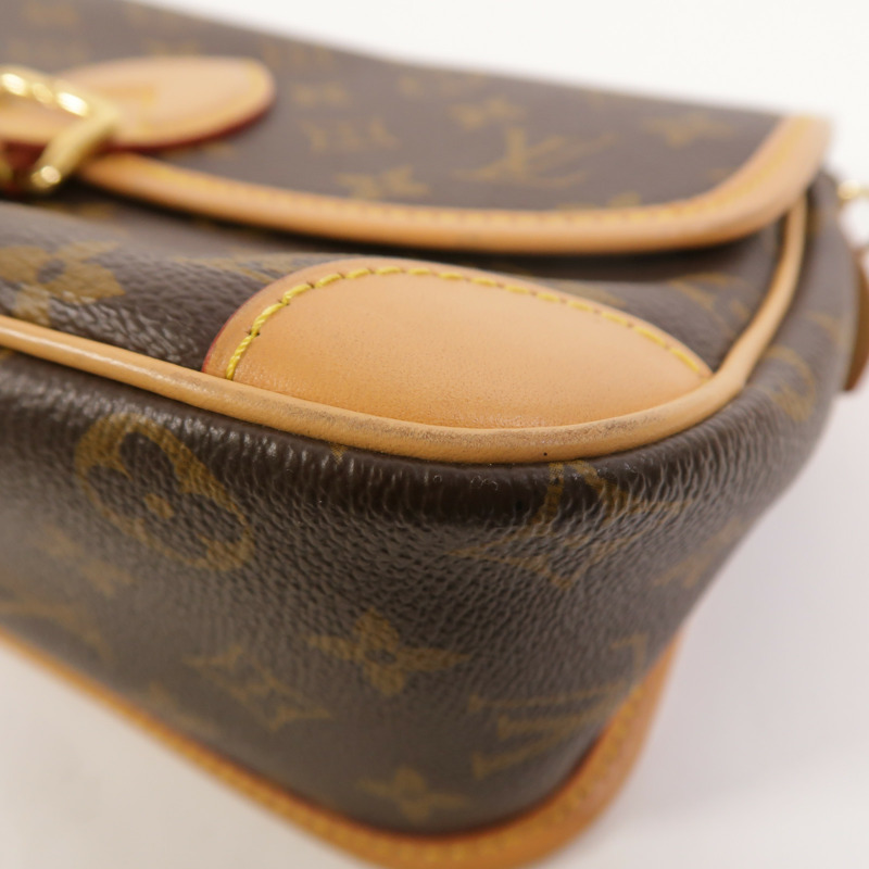 LOUIS VUITTON Monogram Diane肩背袋-8