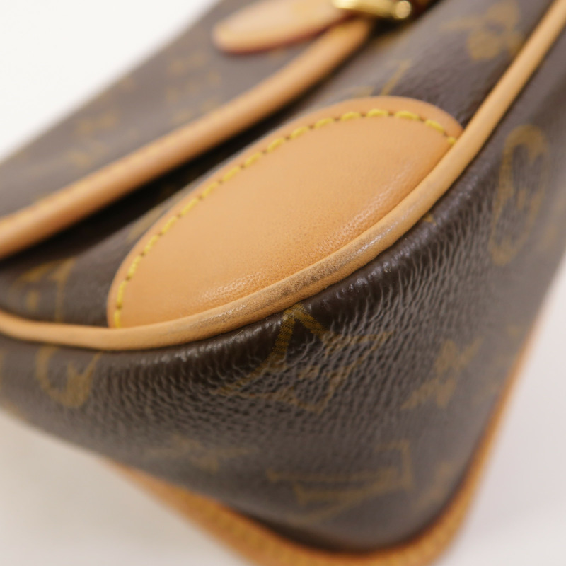 LOUIS VUITTON Monogram Diane肩背袋-9