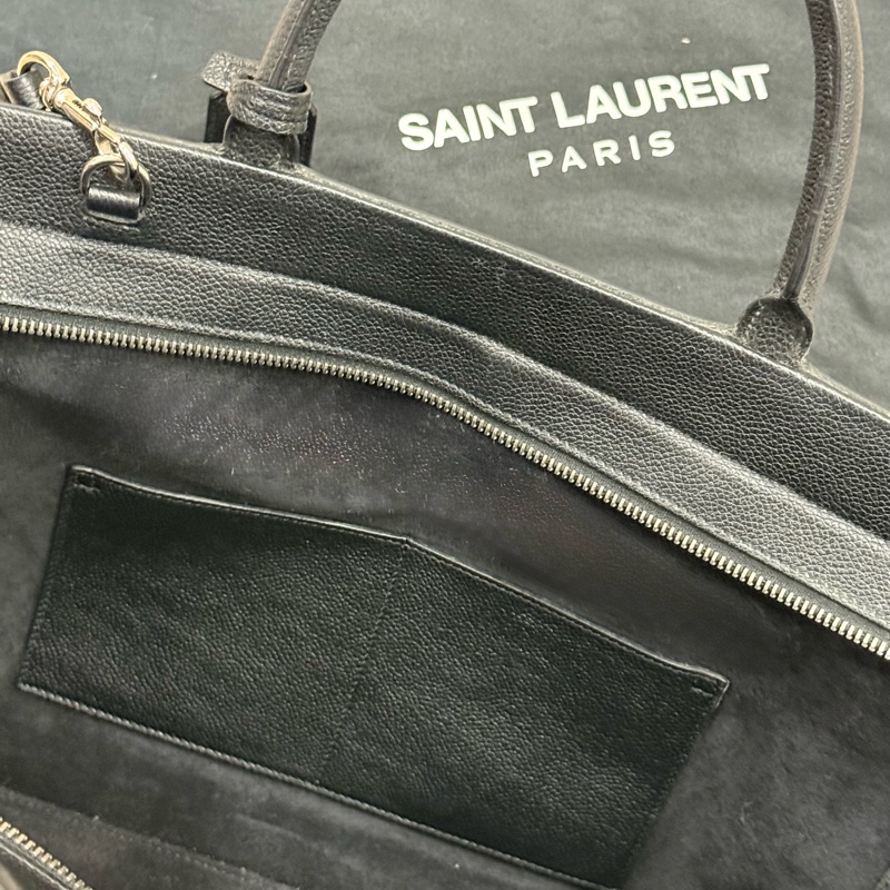 YSL 中型 Cabas Rive Gauche 黑色顆粒紋牛皮手提肩背包-7