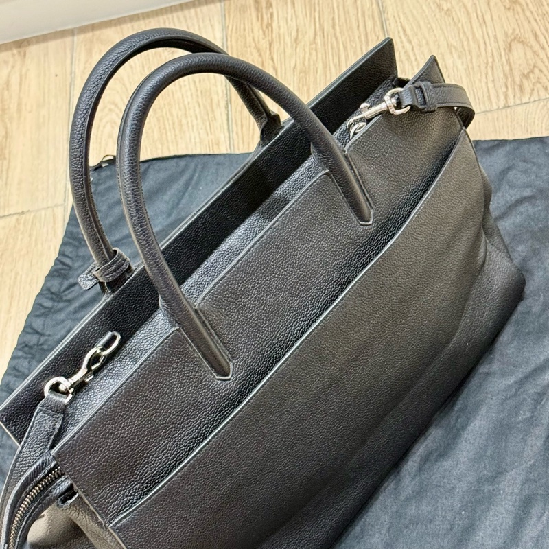 YSL 中型 Cabas Rive Gauche 黑色顆粒紋牛皮手提肩背包-10