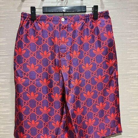 💎Han's house精品服飾💎GUCCI 古馳 聯名 愛迪達 adidas 滿版 GG 100%真絲 短褲 現貨 50 原價40600