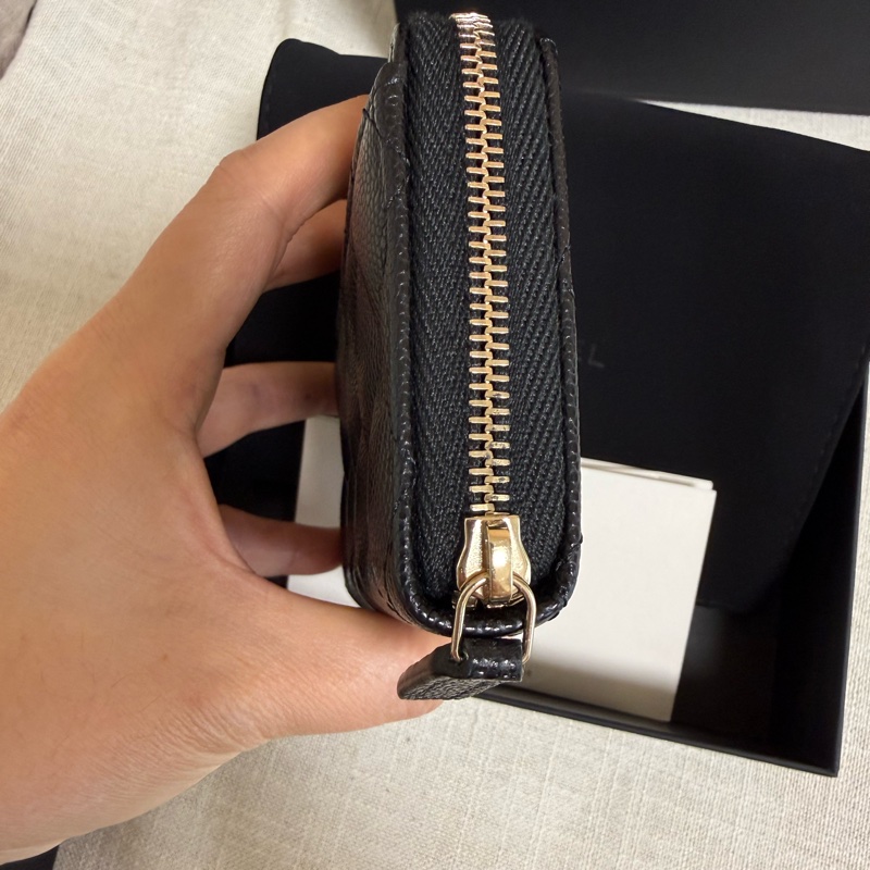 Chanel 加大拉鍊 零錢包 卡包 黑金荔枝牛皮-9