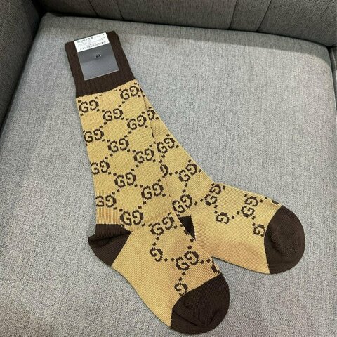 💎Han's house精品服飾💎 GUCCI 古馳 滿版 襪子 男女可穿 現貨S M 原價8600