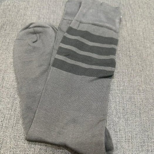 💎Han's house精品服飾💎 Thom Browne TB 4槓 中筒襪子 英國製 現貨 原價6000-4