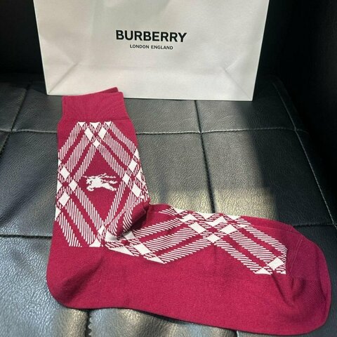💎Han's house精品服飾💎burberry TB 格紋 戰馬 襪子 義大利製 現貨L