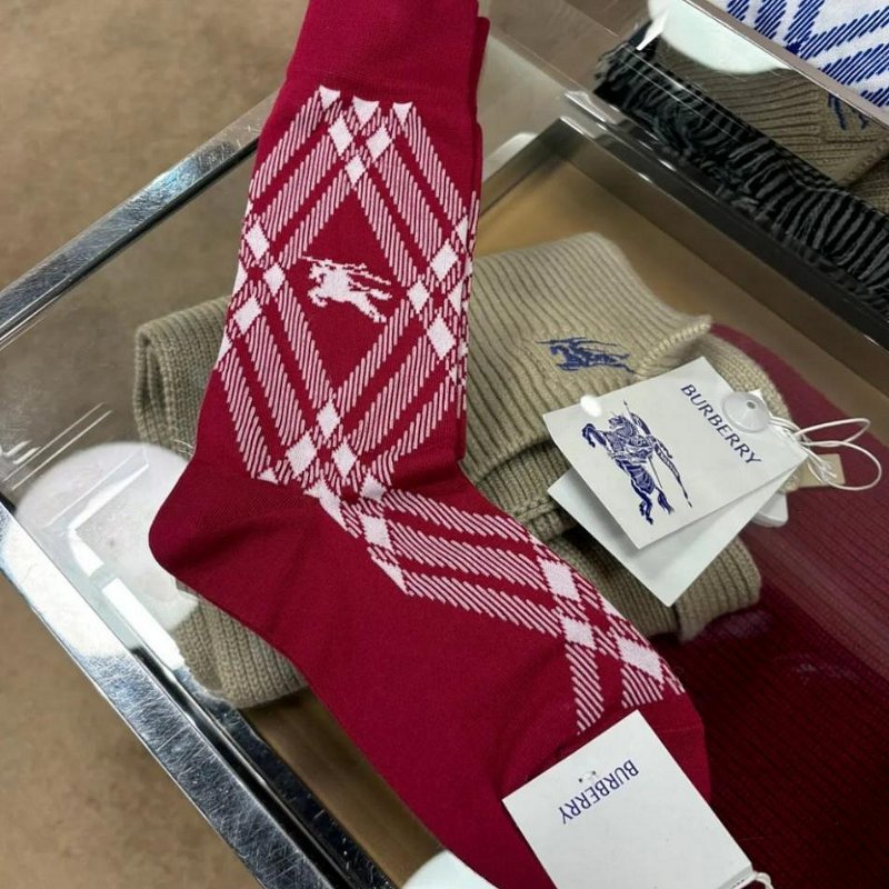 💎Han's house精品服飾💎burberry TB 格紋 戰馬 襪子 義大利製 現貨L-1