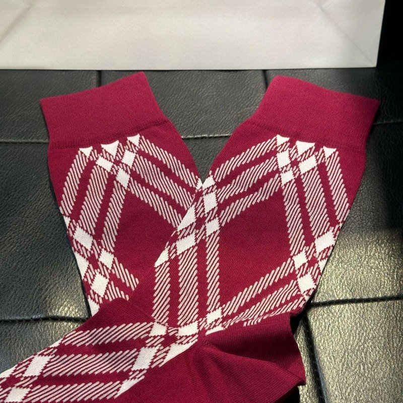 💎Han's house精品服飾💎burberry TB 格紋 戰馬 襪子 義大利製 現貨L-4