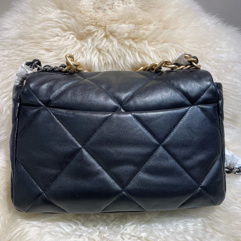 Chanel 19 Small 黑色晶片-1