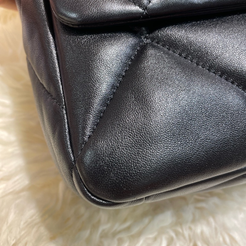 Chanel 19 Small 黑色晶片-2