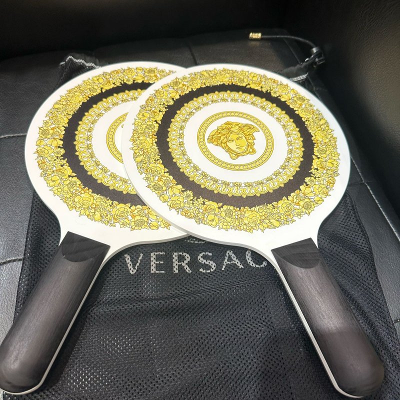 💎Han's house精品服飾💎VERSACE 凡賽斯 女神頭 頂級黑牌 巴洛克 乒乓球拍 現貨 原價9000-1