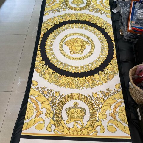 💎Han's house精品服飾💎VERSACE 凡賽斯 女神頭 頂級黑牌  地店 瑜伽墊 183X83 CM 現貨 原價15000