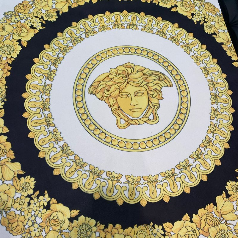 💎Han's house精品服飾💎VERSACE 凡賽斯 女神頭 頂級黑牌 地店 瑜伽墊 183X83 CM 現貨 原價15000-5
