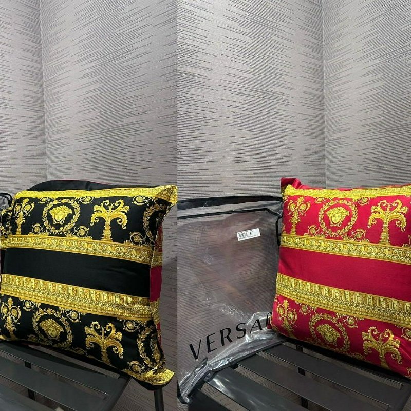 💎Han's house精品服飾💎VERSACE 凡賽斯 LOGO 女王頭 雙面色 枕頭 抱枕 德國製造-2