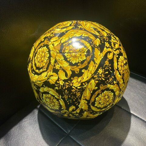💎Han's house精品服飾💎VERSACE 凡賽斯 女神頭 頂級黑牌 巴洛克 足球 20CM 現貨 原價8000