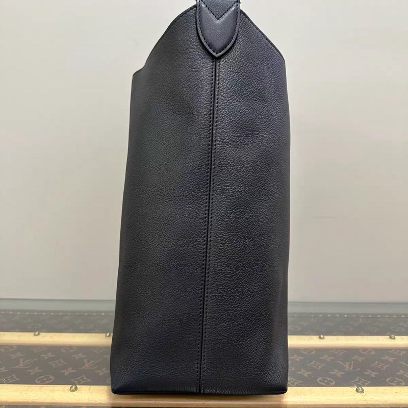 LV low key hobo 黑色中號  9新配件塵袋-2