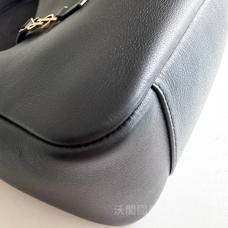 SAINT LAURENT HOBO小號黑色牛皮金扣肩背包 （包況佳）-6
