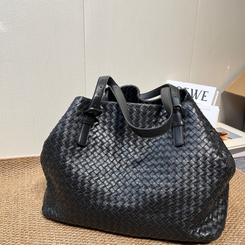 BV 葆蝶家 Bottega Veneta  黑色 羊皮 全皮編織 40*28 *30cm 附件 塵袋🧡-0