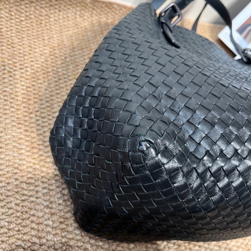 BV 葆蝶家 Bottega Veneta  黑色 羊皮 全皮編織 40*28 *30cm 附件 塵袋🧡-10