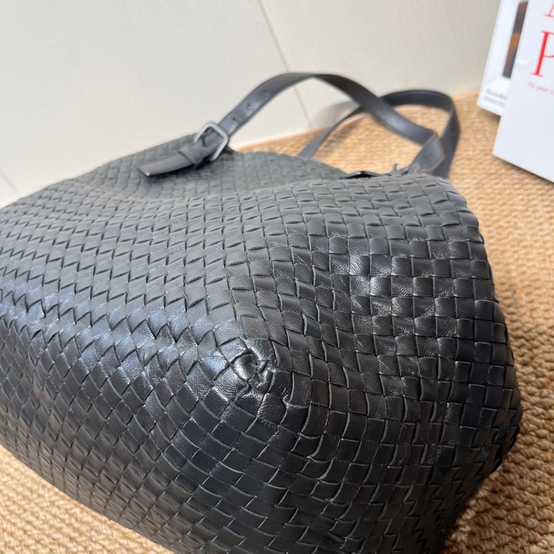 BV 葆蝶家 Bottega Veneta  黑色 羊皮 全皮編織 40*28 *30cm 附件 塵袋🧡-11