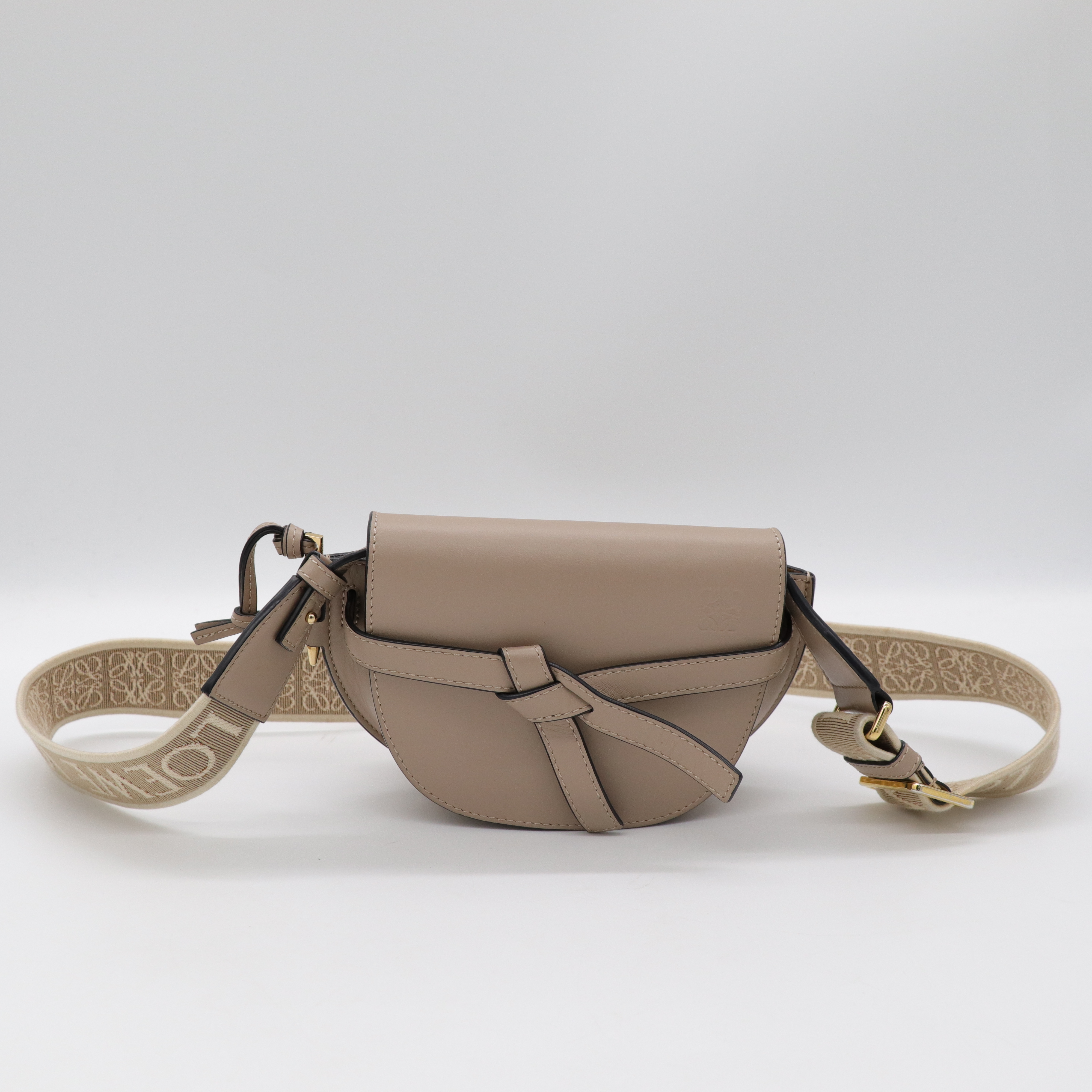 Loewe 羅威 Mini Gate 燕麥色 牛皮 斜挎包 單肩包-1