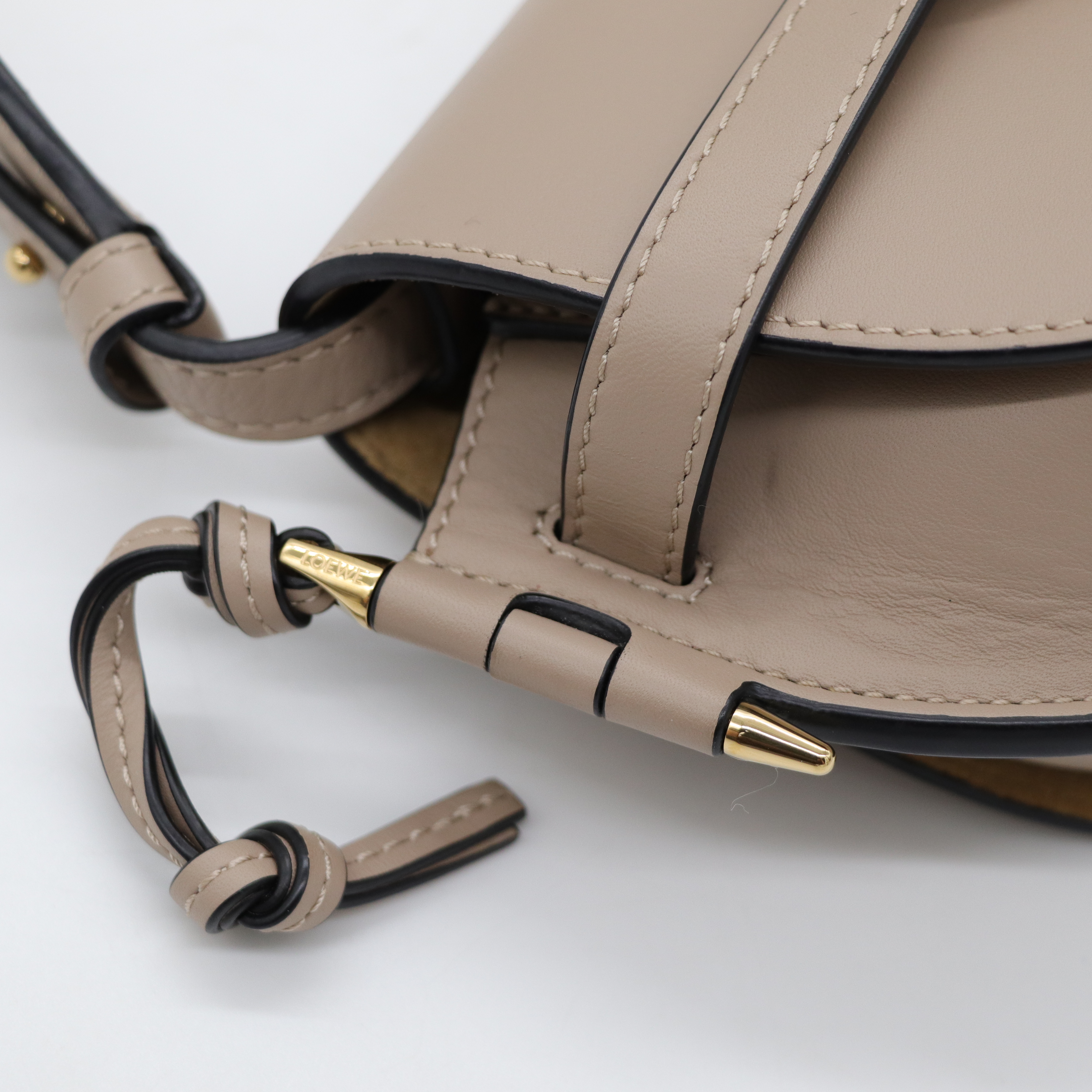 Loewe 羅威 Mini Gate 燕麥色 牛皮 斜挎包 單肩包-10