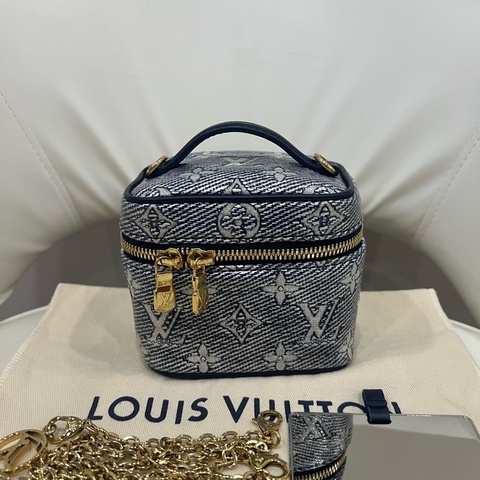 ✨99新LV/路易威登 Micro Vanity mini水洗牛仔化妆盒手提包斜背包23年夏日限定款 金色五金 可拆卸链条肩带 成色很好