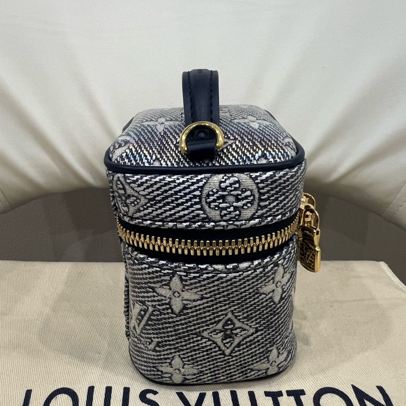 ✨99新LV/路易威登 Micro Vanity mini水洗牛仔化妆盒手提包斜背包23年夏日限定款 金色五金 可拆卸链条肩带 成色很好-2