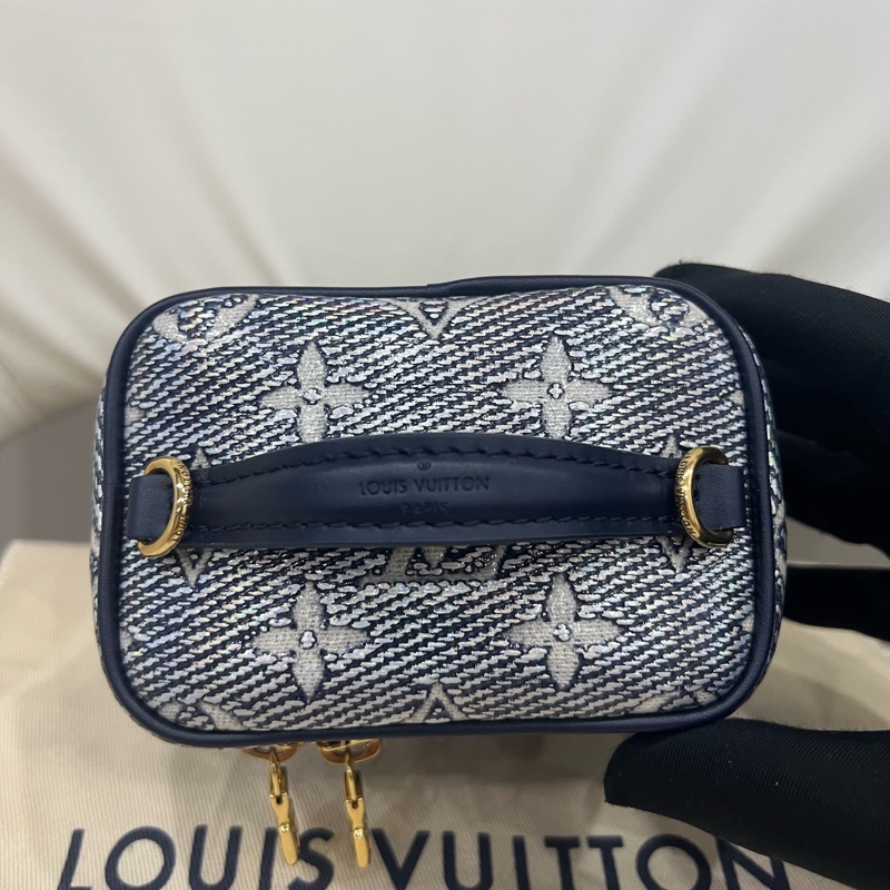 ✨99新LV/路易威登 Micro Vanity mini水洗牛仔化妆盒手提包斜背包23年夏日限定款 金色五金 可拆卸链条肩带 成色很好-5