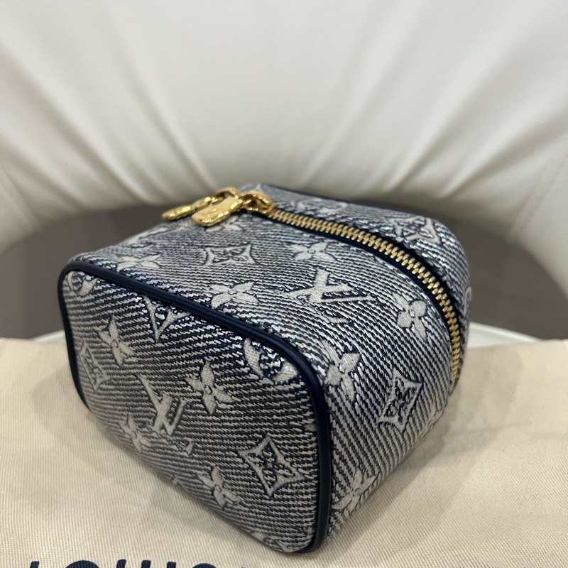 ✨99新LV/路易威登 Micro Vanity mini水洗牛仔化妆盒手提包斜背包23年夏日限定款 金色五金 可拆卸链条肩带 成色很好-6