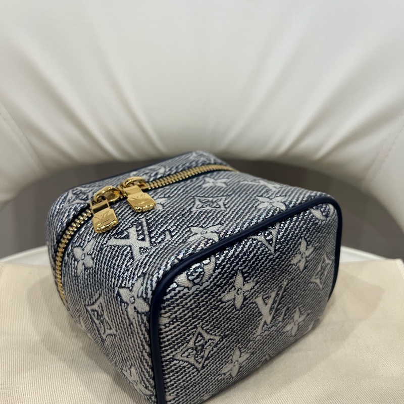 ✨99新LV/路易威登 Micro Vanity mini水洗牛仔化妆盒手提包斜背包23年夏日限定款 金色五金 可拆卸链条肩带 成色很好-7
