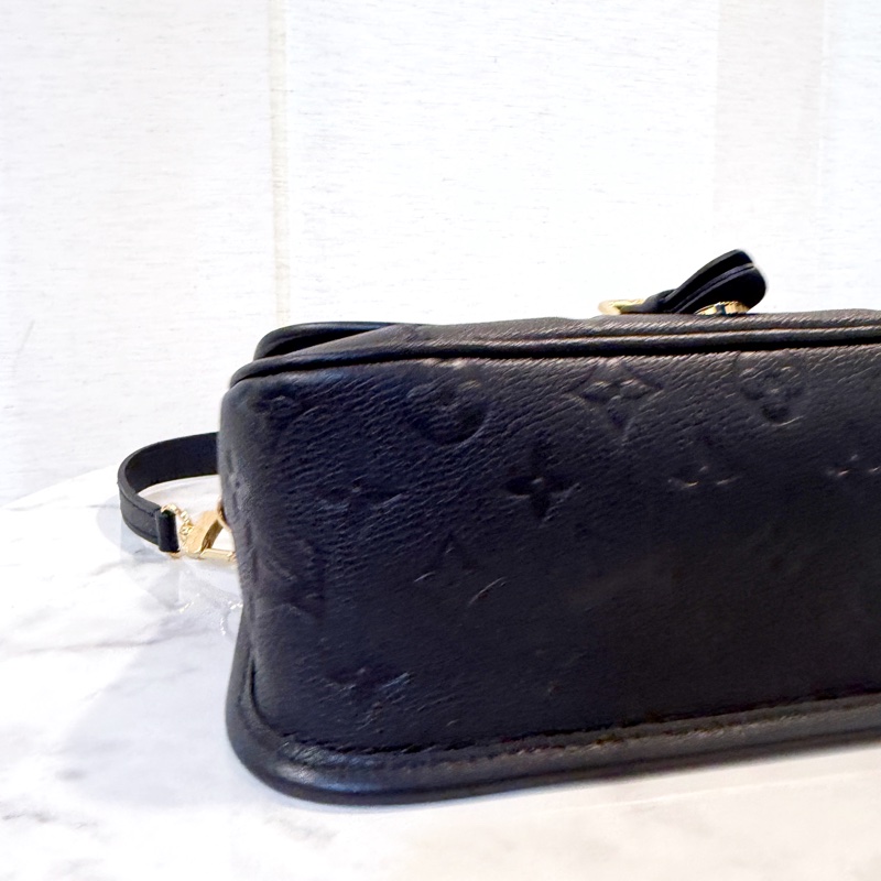 LV 黑牛皮壓紋金釦Diane手提肩斜背包M46386-5