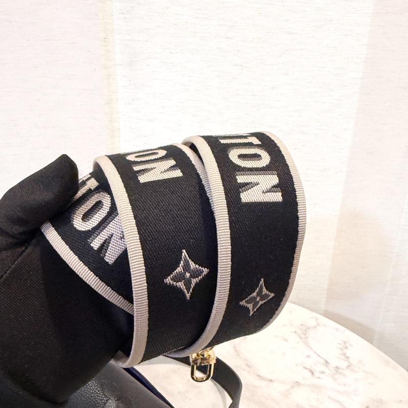 LV 黑牛皮壓紋金釦Diane手提肩斜背包M46386-20