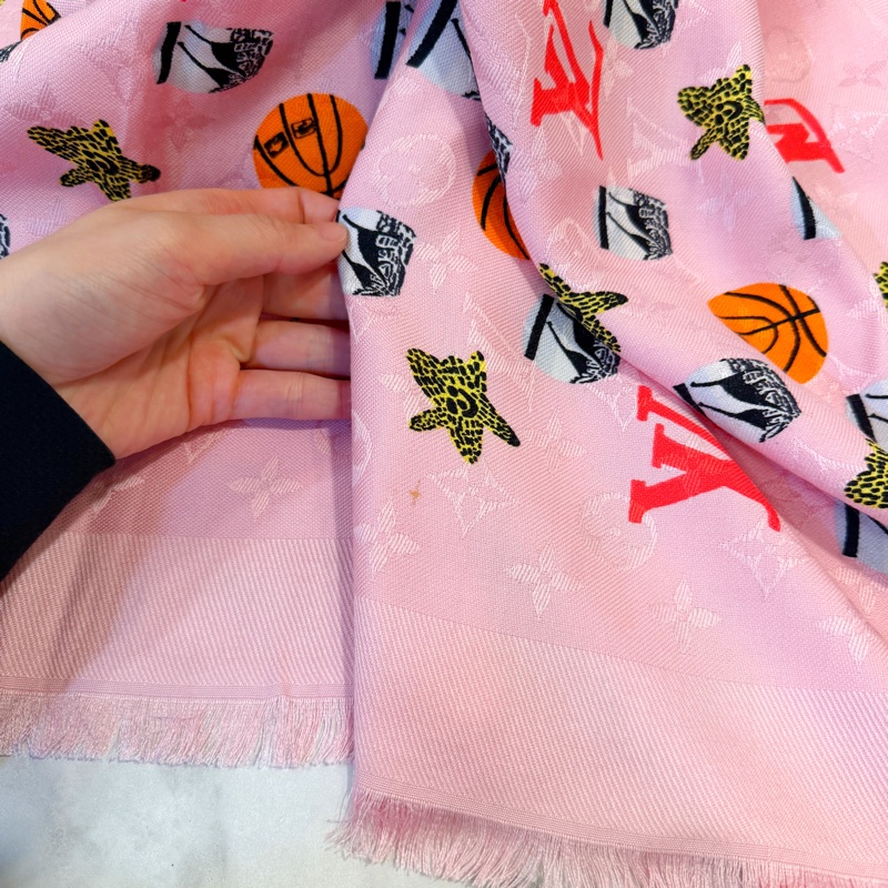 LV 粉底籃球紅Logo羊毛絲質方巾-6