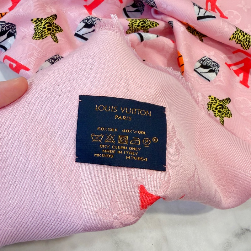 LV 粉底籃球紅Logo羊毛絲質方巾-7