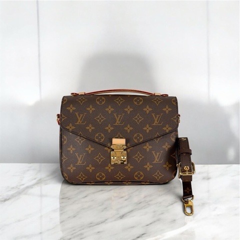 莉亞精品♡ LV 經典老花郵差包 二手美品