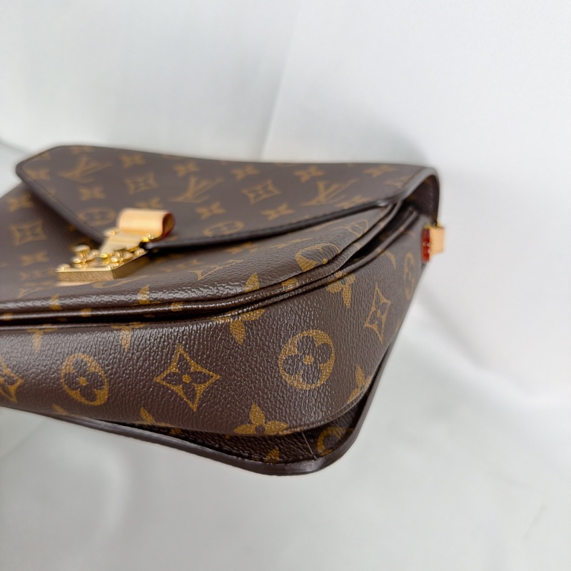 莉亞精品♡ LV 經典老花郵差包 二手美品-11